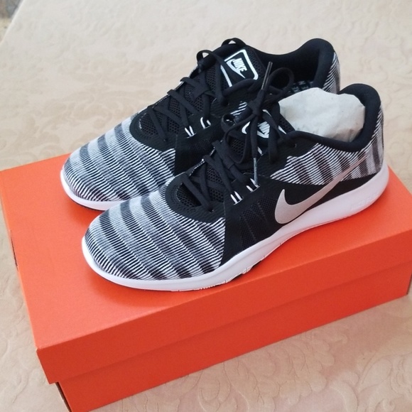 womens black nike flex trainers
